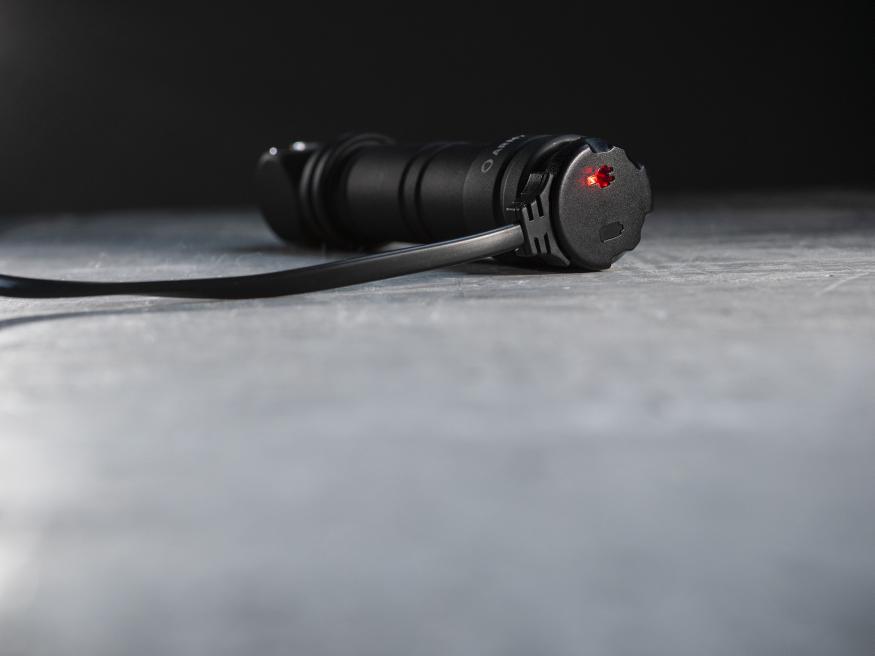 Магнитное зарядное устройство Armytek AMC-02